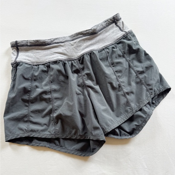 Lululemon Shorts size 4 - Picture 1 of 4